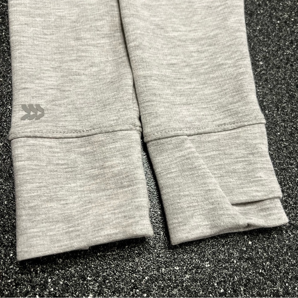 NWT- All in Motion Boy's Mesh Spacer Hoodie- Gray XS (4/5) - Picture 5 of 7